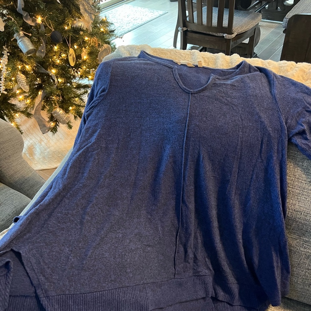 Women’s size L Soft surroundings tunic -medium blue w blackk flecks thru thread